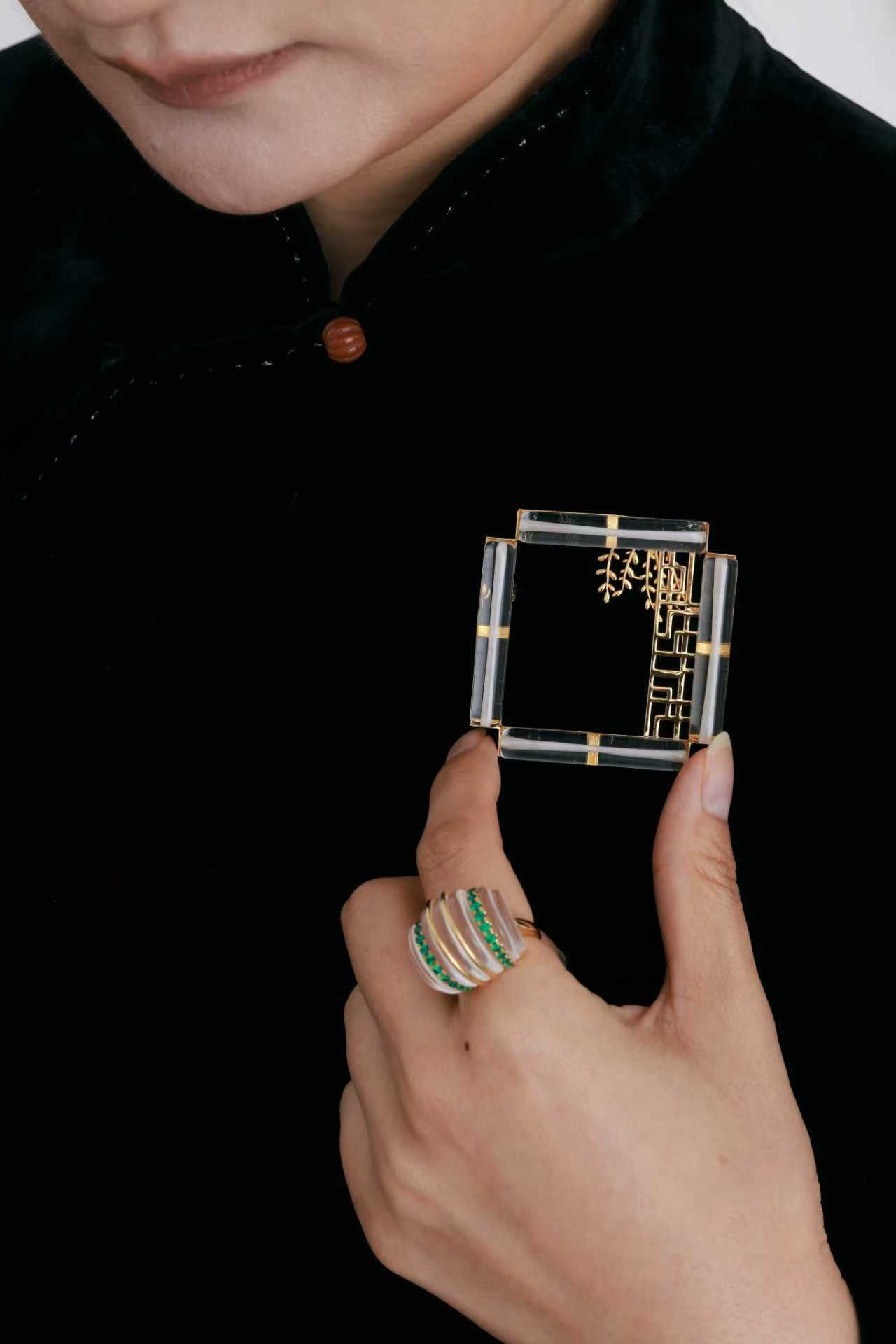 Chuangling Oriental Crystal Brooch