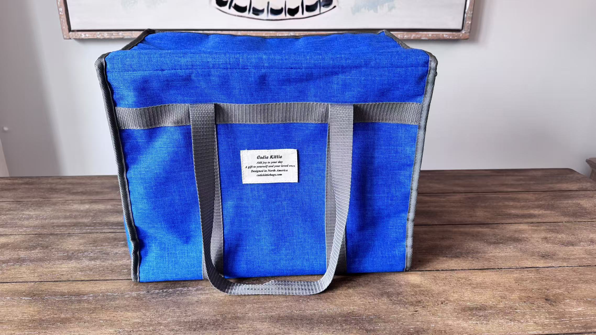 Cutie Kittie Thermally insulated containers for food.