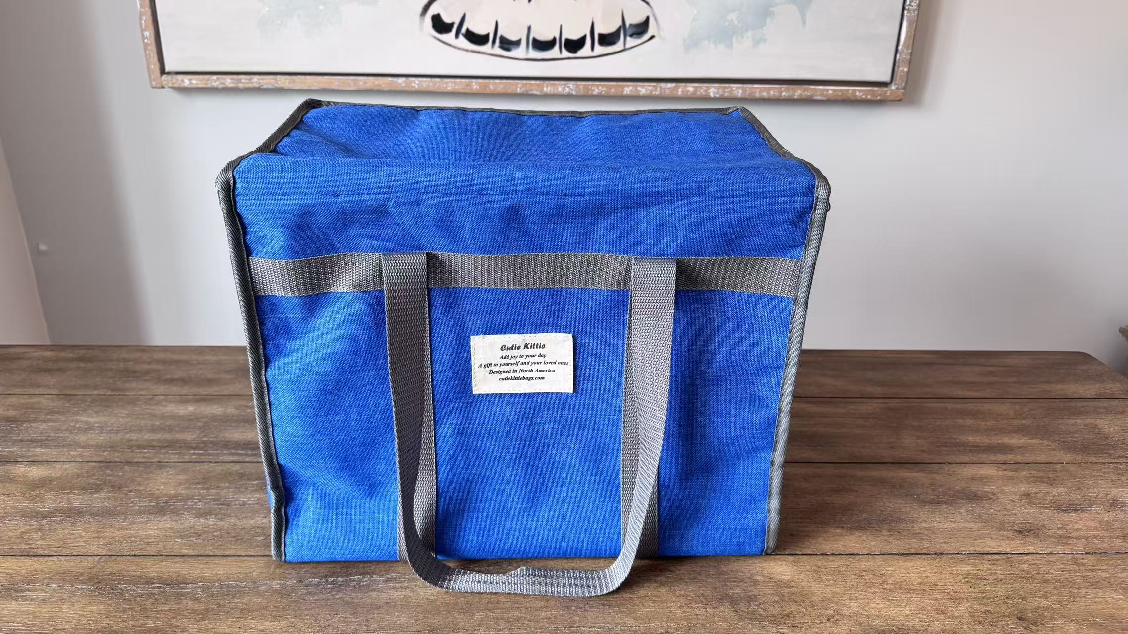 Cutie Kittie Thermally insulated containers for food.